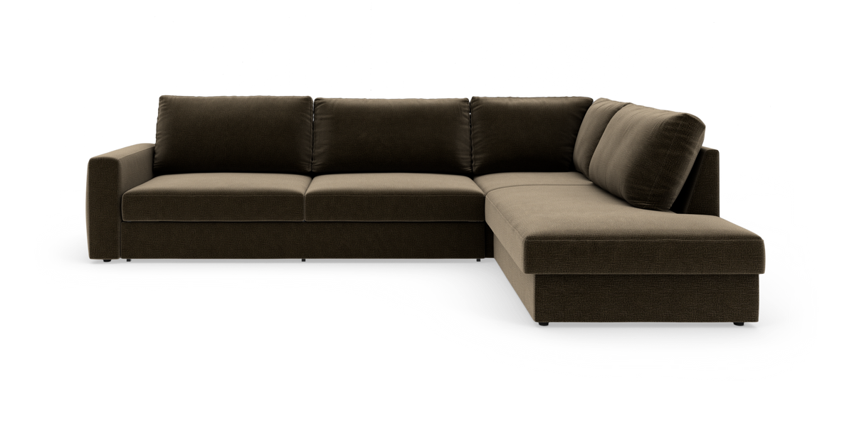 Modulær hjørnesofa i mørkebrun tekstil med chaiselong til højre, frilagt på hvid baggrund.