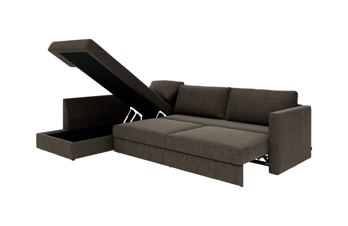 Brun sovesofa i moderne design med udslået liggeflade og åbent opbevaringsrum i chaiselongen, frilagt mod hvid baggrund.