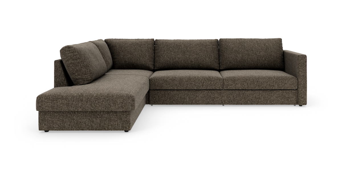 Brun L-formet modulsofa med venstrevendt chaiselong, polstret i tekstil, frilagt på hvid baggrund.