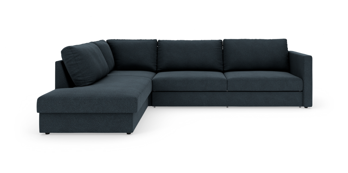 Mørkeblå L-formet modulsofa med venstrevendt chaiselong, tre sæder og lige armlæn, frilagt på hvid baggrund.
