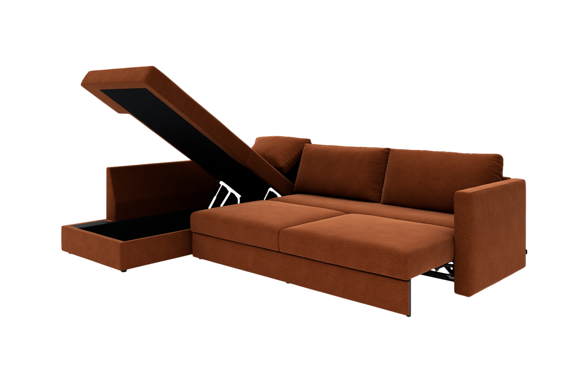 Brun sovesofa med åben opbevaringschaiselong og udtræk, frilagt på hvid baggrund.