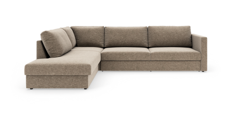 Lys beige hjørnesofa med chaiselong til venstre og lige armlæn, fritlagt på hvid baggrund.