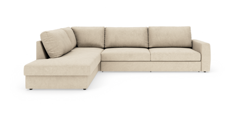 L-formet beige hjørnesofa med chaiselong til venstre, fire rygpuder og lige armlæn, fritstående mod hvid baggrund.