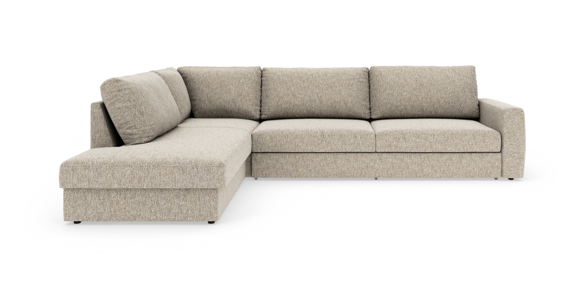 Beige L‑sofa med chaiselong til venstre, moderne og blød polstring på hvid baggrund.