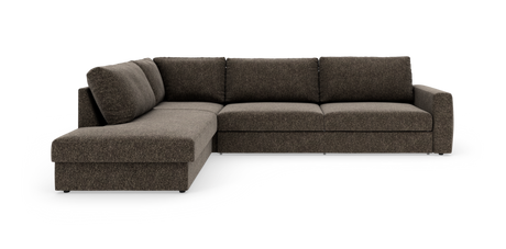 Brun L‑sofa med chaiselong til venstre, tykke ryghynder og lige armlæn, fritlagt på hvid baggrund.