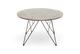 Rundt sofabord med grå marmorplade og sort metalstel i tråddesign.
