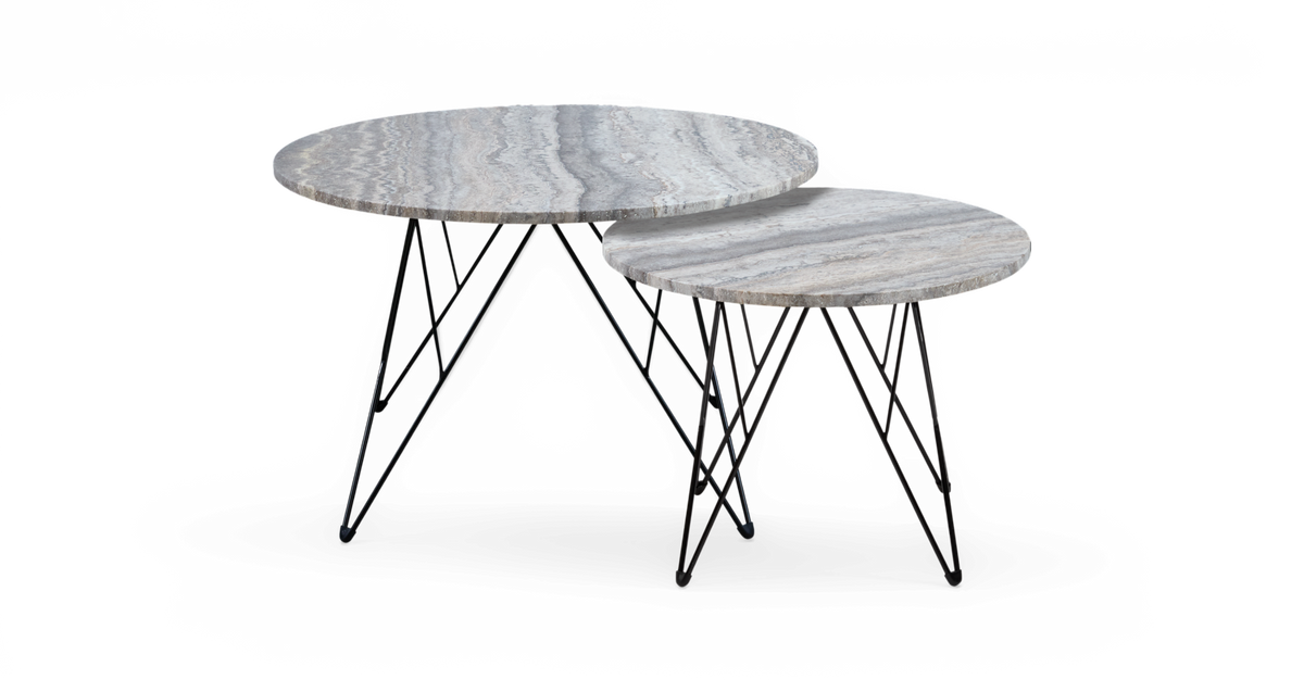 Sæt med to runde, indskudte sofaborde med grå marmorbordplader og slanke sorte metalben.
