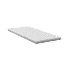Hvid topmadras med bølgeformet quiltning, fritlagt på hvid baggrund.