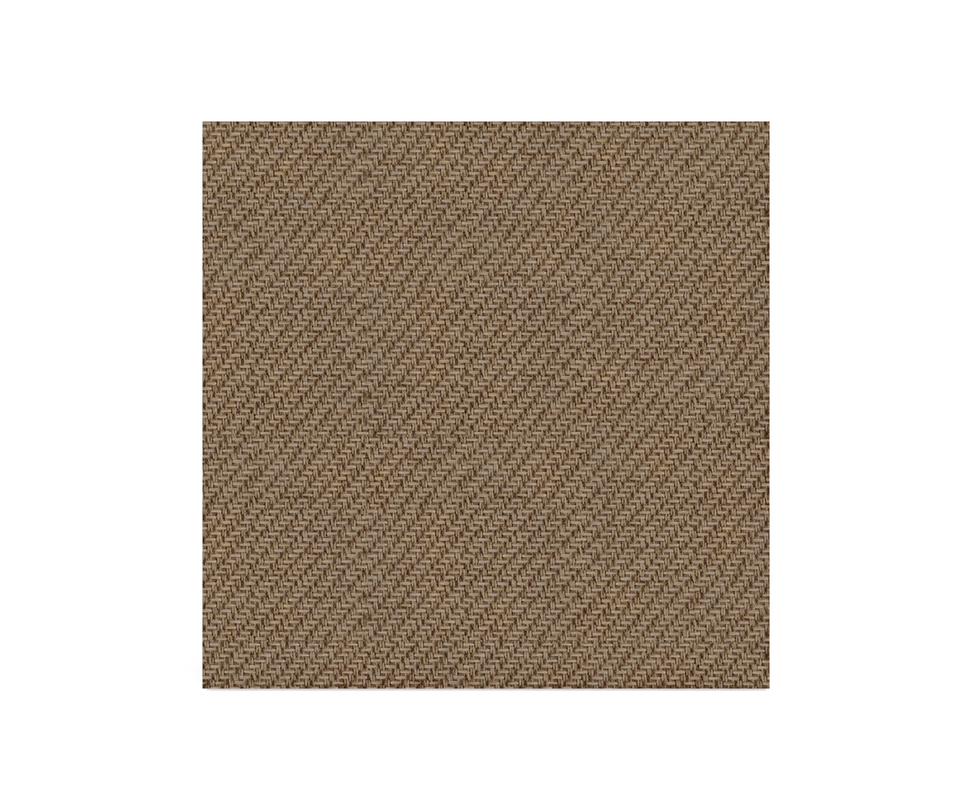 Beige vævet tekstilprøve med diskret diagonalt mønster på sort baggrund.