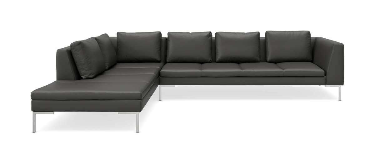 Mørkegrå modulsofa i L‑form med venstre chaiselong og metalben.