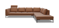 Brun L‑formet modulsofa i læder med chaiselong og justerbar nakkestøtte, studiebillede.