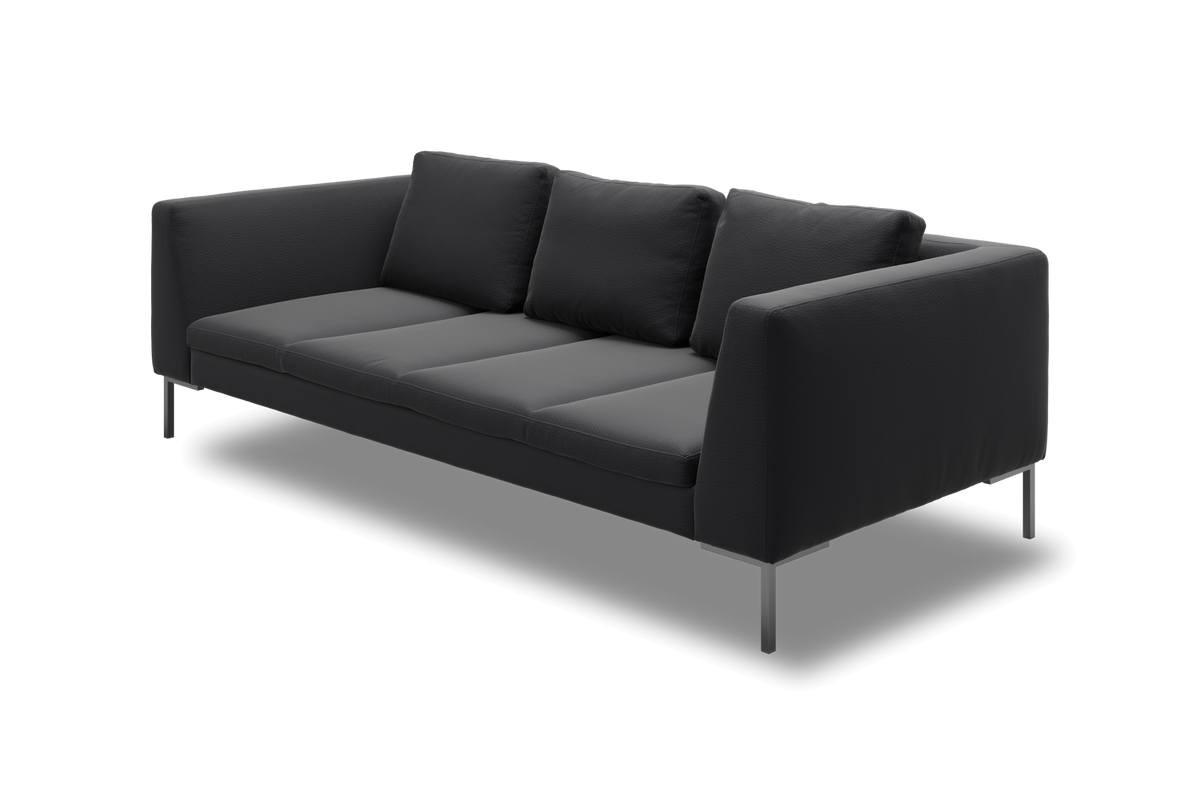 Mørkegrå tresæders sofa med slanke metalben, moderne design i studie på sort baggrund.