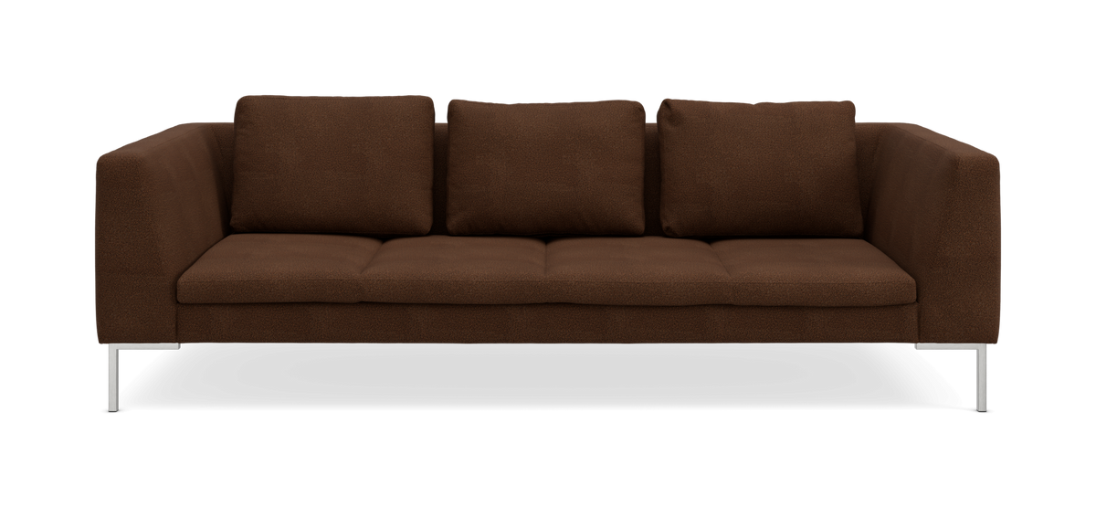 Brun 3-personers sofa med metalben, frontvisning på hvid baggrund.
