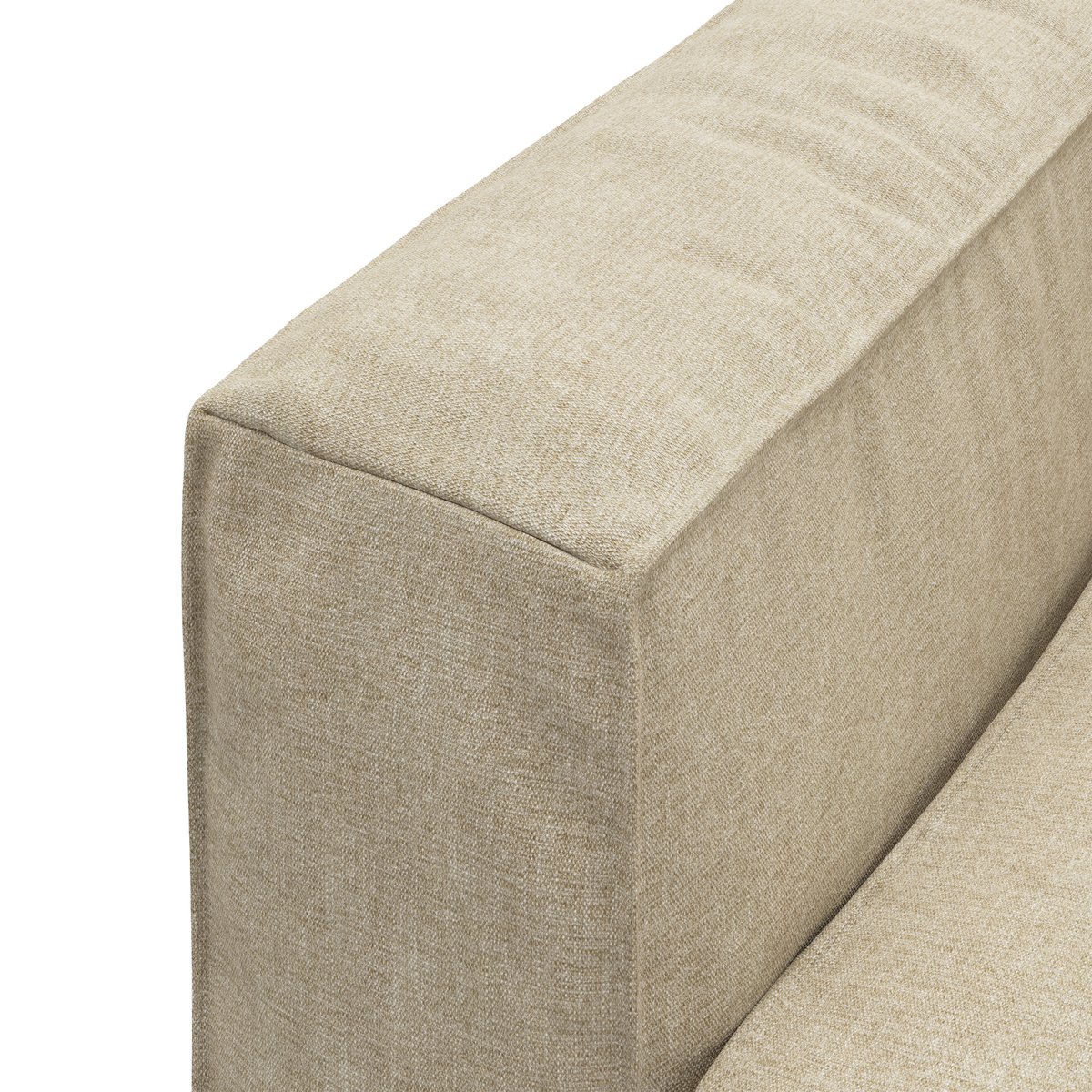 Nærbillede af beige sofaarm og -ryg i tekstil.