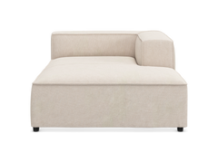Beige modulsofa med højre chaiselong, frilagt på hvid baggrund.