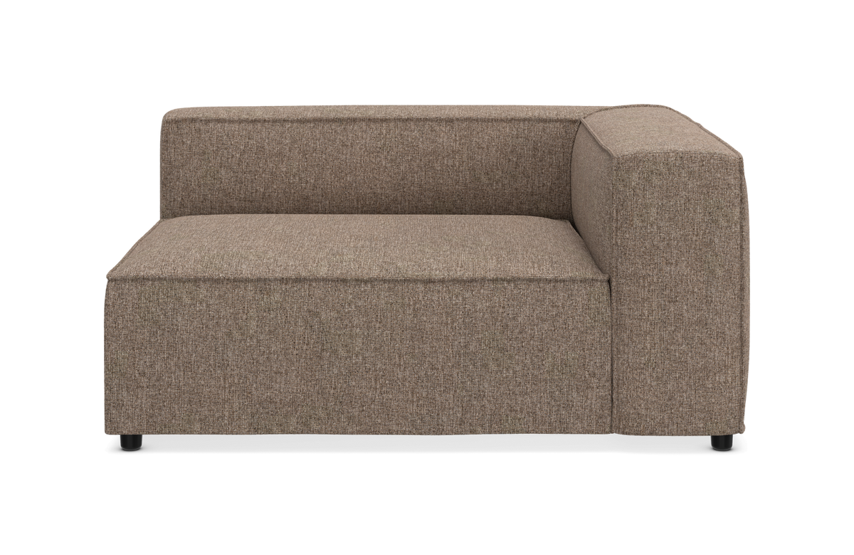 Brun modulsofa med højre armlæn, fritlagt på hvid baggrund.