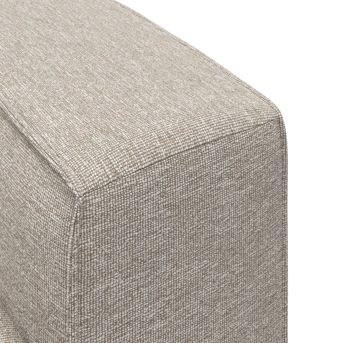 Nærbillede af beige sofa-hjørne i struktureret stof.