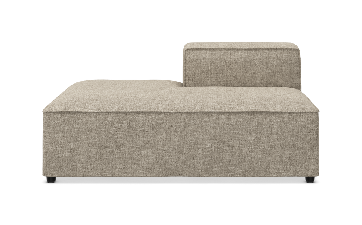 Beige modulsofa, sektion med lav ryglæn på højre side, stofpolstring, frontvisning.