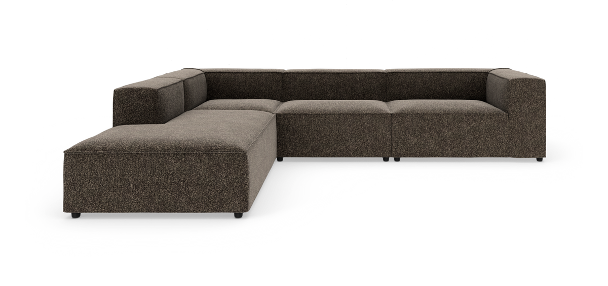 Modulær L-formet sofa i mørkebrun tekstil på hvid baggrund.