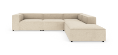 Beige modulsofa i L-form på hvid baggrund.