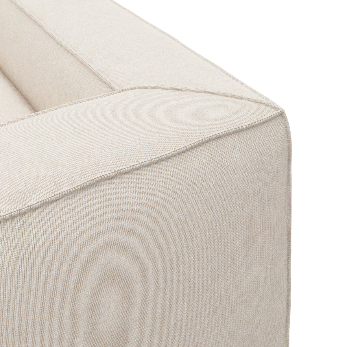 Nærbillede af et beige sofa-hjørne med tydelig piping i stof, fritlagt på hvid baggrund.