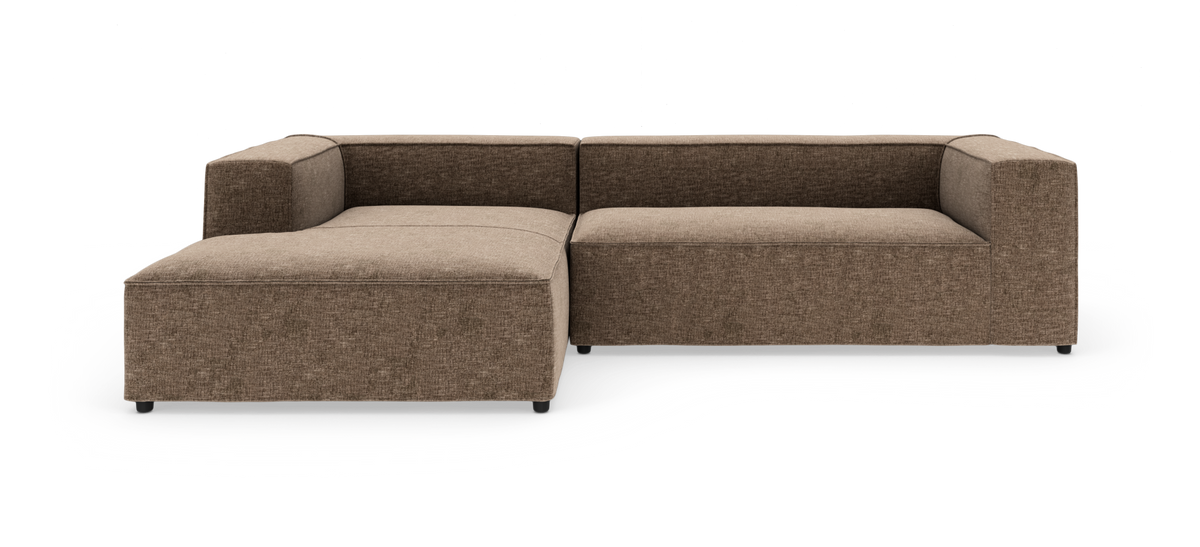 L‑formet modulsofa i brunmeleret tekstil med venstrevendt chaiselong, frilagt på hvid baggrund.