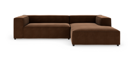 Brun L-formet modulsofa i tekstil på hvid baggrund.