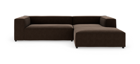 Brun L-formet modulsofa med chaiselong til højre, lav ryg og brede armlæn.