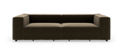 Moderne 2-personers sofa i mørkebrunt stof med lys beige sædehynder, frilagt på hvid baggrund, set lige forfra.
