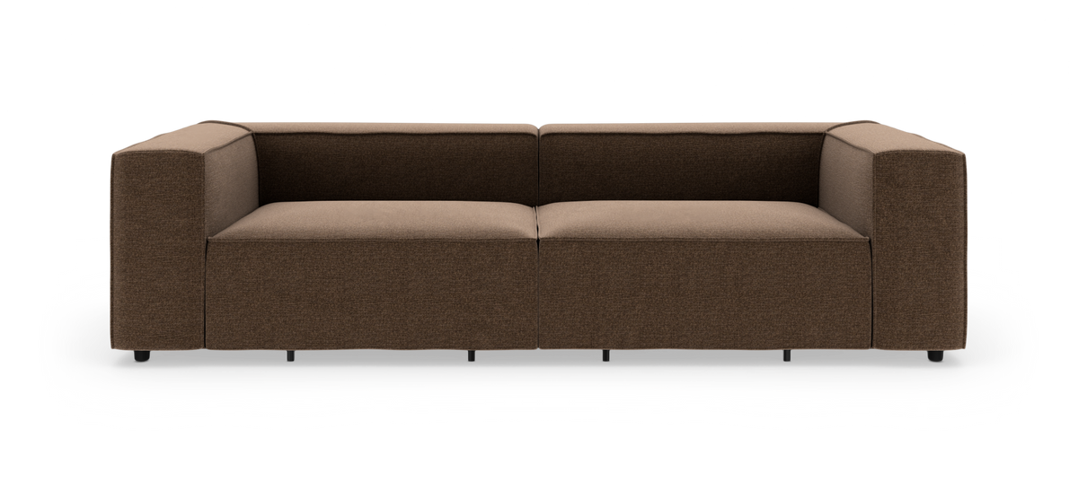 Brun, moderne modulsofa med lige armlæn, frilagt mod hvid baggrund, set forfra.