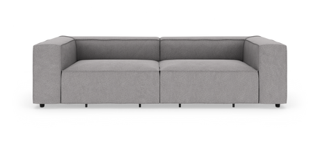 Grå, moderne 2-personers sofa med brede armlæn på hvid studiobaggrund.