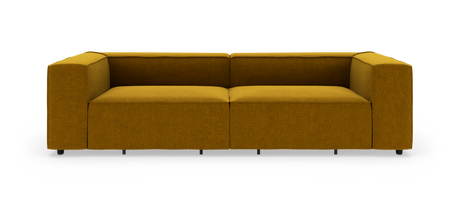 Sennepsgul tosæders sofa med kraftige, firkantede armlæn, fritlagt på hvid baggrund i lige frontview.
