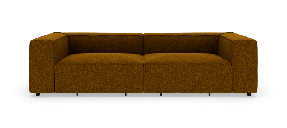 Modulsofa i sennepsgul/brun tekstil på hvid studiobaggrund, frontvisning.