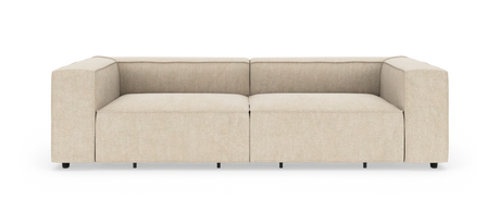 Beige, moderne tosæders sofa med brede firkantede armlæn, frilagt mod hvid baggrund, set lige forfra.