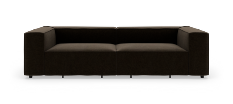 Mørkebrun moderne sofa med brede armlæn og to sædehynder, set forfra på hvid baggrund.