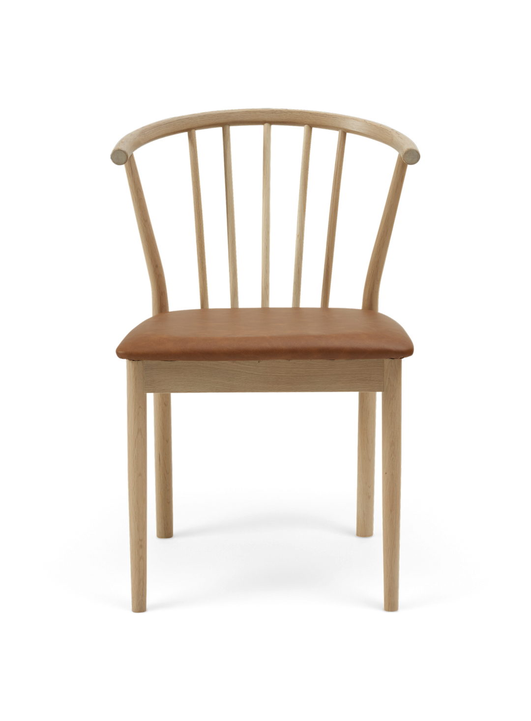 Stol i lys eg med buet ryglæn og brun lædersæde, frontvisning.