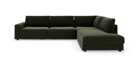 Mørkegrøn L-sofa med højrevendt chaiselong, isoleret på hvid baggrund.