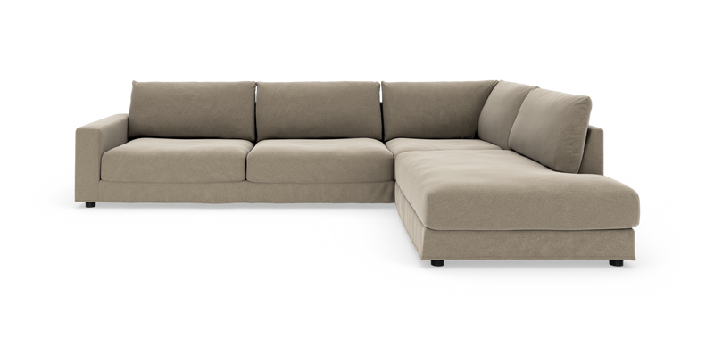 Beige L-formet modulsofa med brede puder og lav profil, vist på hvid baggrund._ps