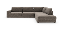 L-formet modulsofa i brungrå tekstil med chaiselong til højre, frilagt på hvid baggrund.