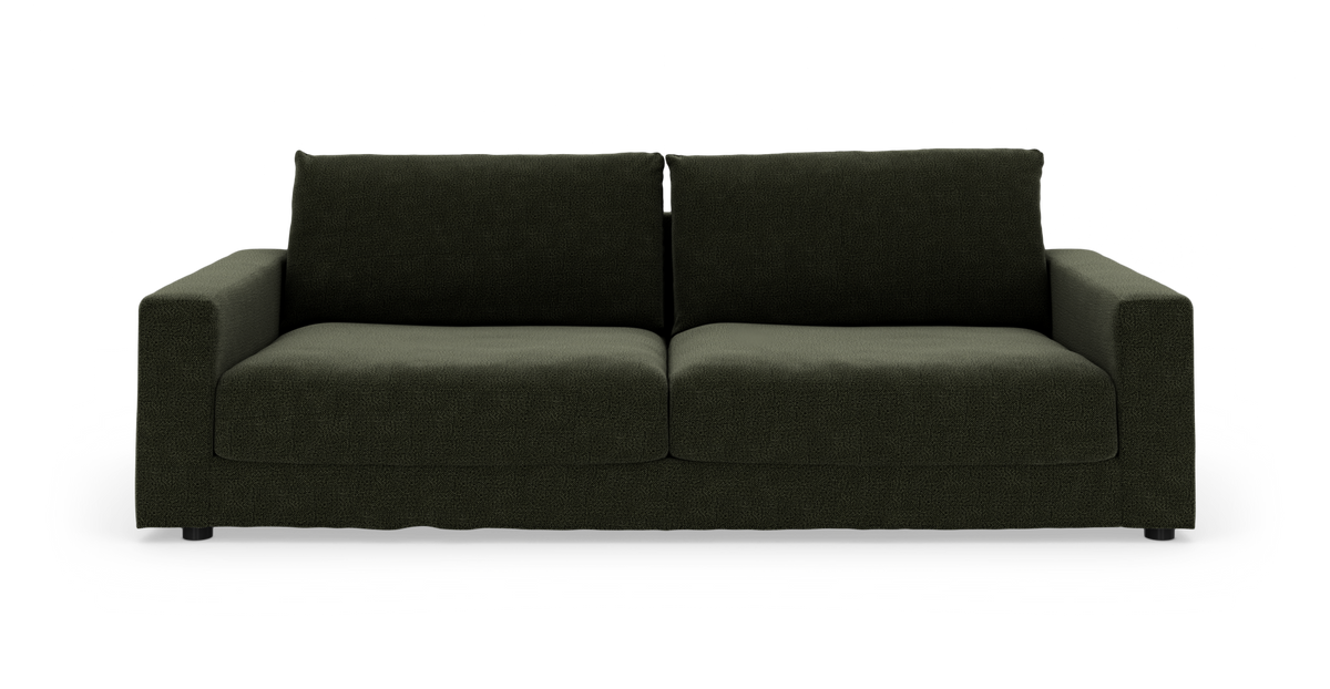 Mørkegrøn 2-personers sofa set forfra på hvid baggrund.
