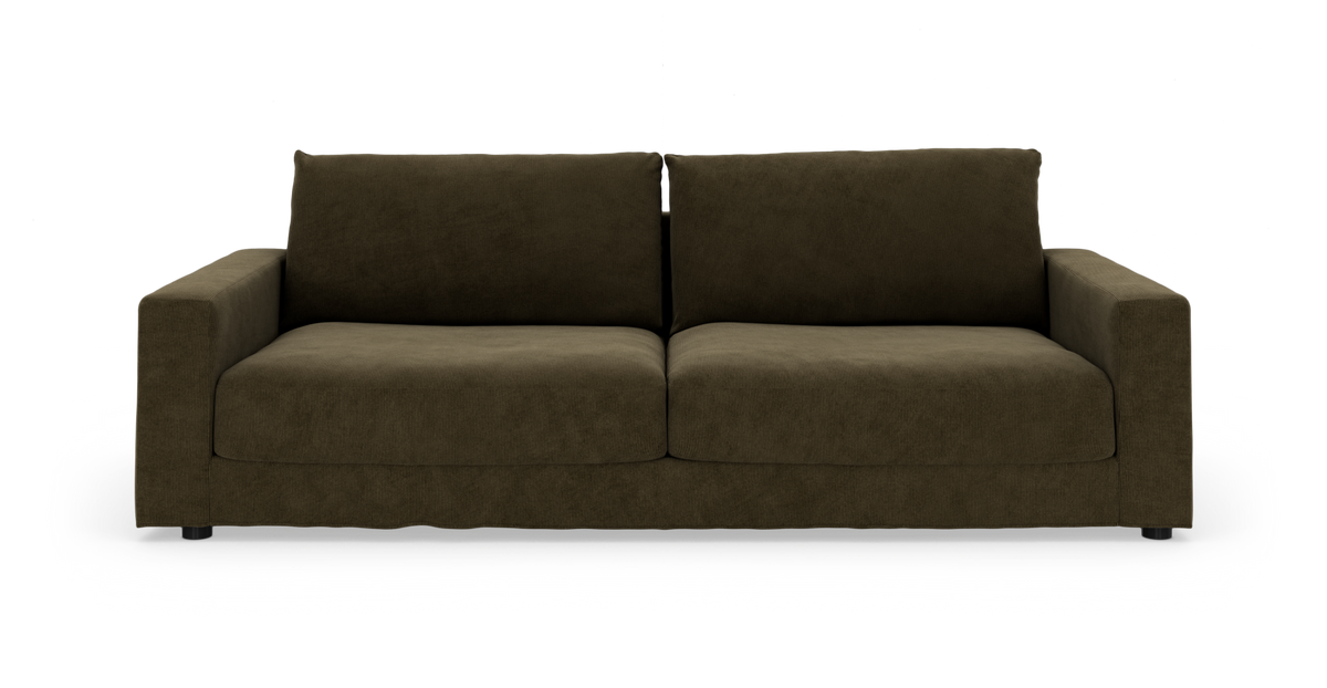Mørk olivengrøn 2-personers sofa med lige armlæn, fritlagt på hvid baggrund.