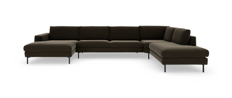 U-formet modulsofa i mørkebrun stof med slanke sorte ben og chaiselonger i begge ender, frilagt på hvid baggrund.