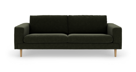 Mørkegrøn 3-personers sofa i tekstil med lyse træben, fritlagt på hvid baggrund i frontvisning.