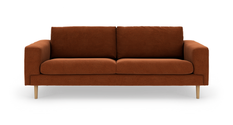 Brun terrakotta 3-personers sofa med lyse træben, frontvisning på hvid baggrund.