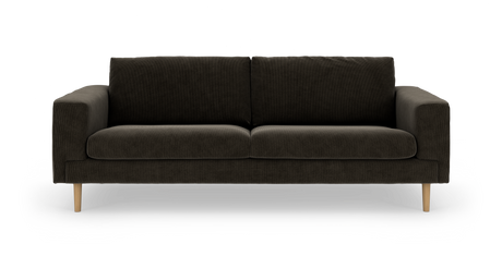 Mørkegrå tresæders sofa på hvid baggrund med lyse træben.