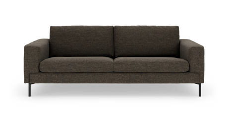 Mørkebrun 3‑personers sofa med lige armlæn og sorte metalben, set direkte forfra.