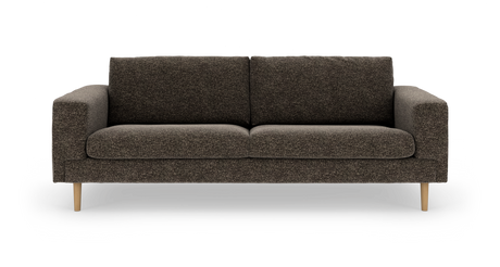 Mørkebrun 3-personers sofa i tweedlignende stof med rette armlæn og lyse træben, fotograferet lige forfra mod hvid studiebaggrund.