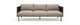 Beigefarvet tresæders sofa med lige armlæn og slank metalramme, set forfra.
