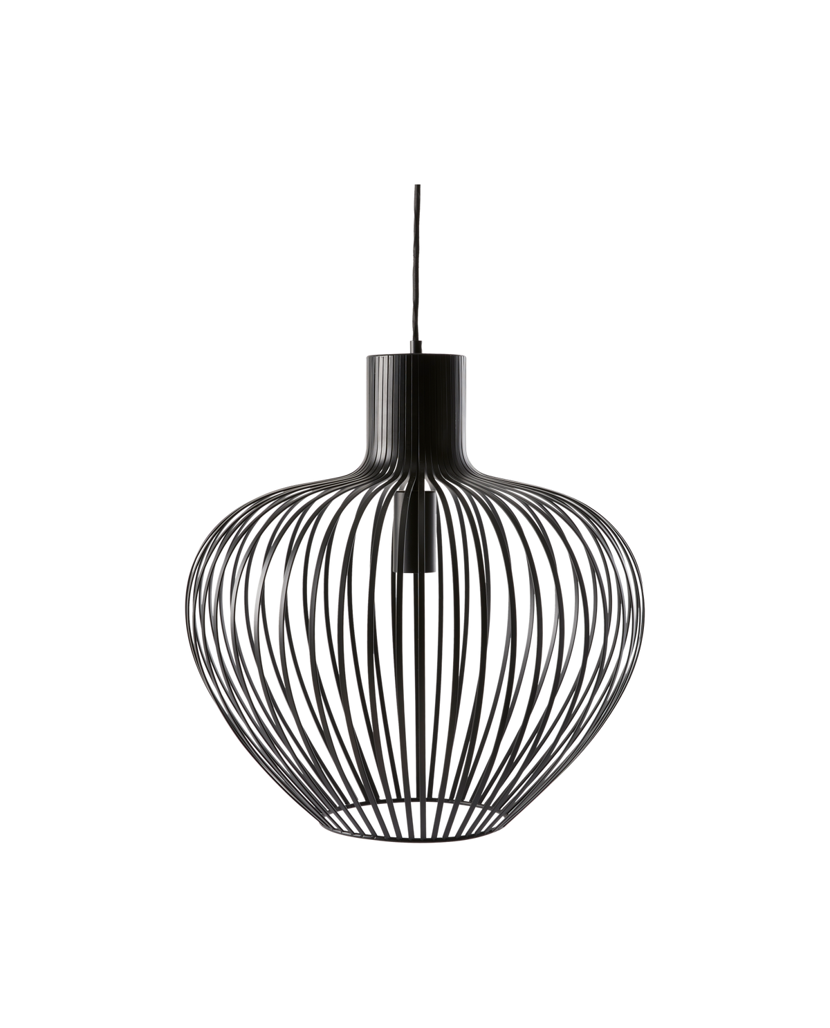 Sort burformet pendellampe i metal med ribbet design.
