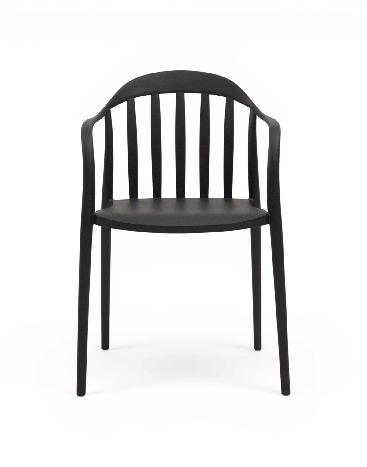Sort moderne stol med rundet ryglæn og lodrette lameller, set forfra.